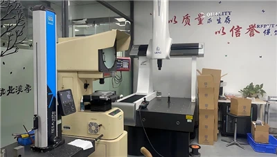 QC -Abteilung für Fertigung bei Deep Mold